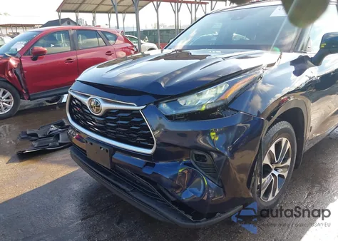 2020 Toyota Highlander Xle z USA, uszkodzony, nr VIN 5TDGZRBH4LS024346